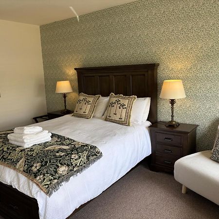 Blenkinsopp Castle Inn Greenhead Экстерьер фото